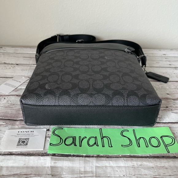 ✅Coach Houston Flight Bag In Signature - Picture 6 of 16